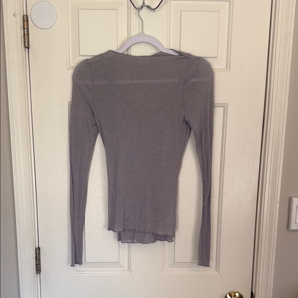 Stretchy Layered Abercrombie Long Sleeve - Picture 1 of 4